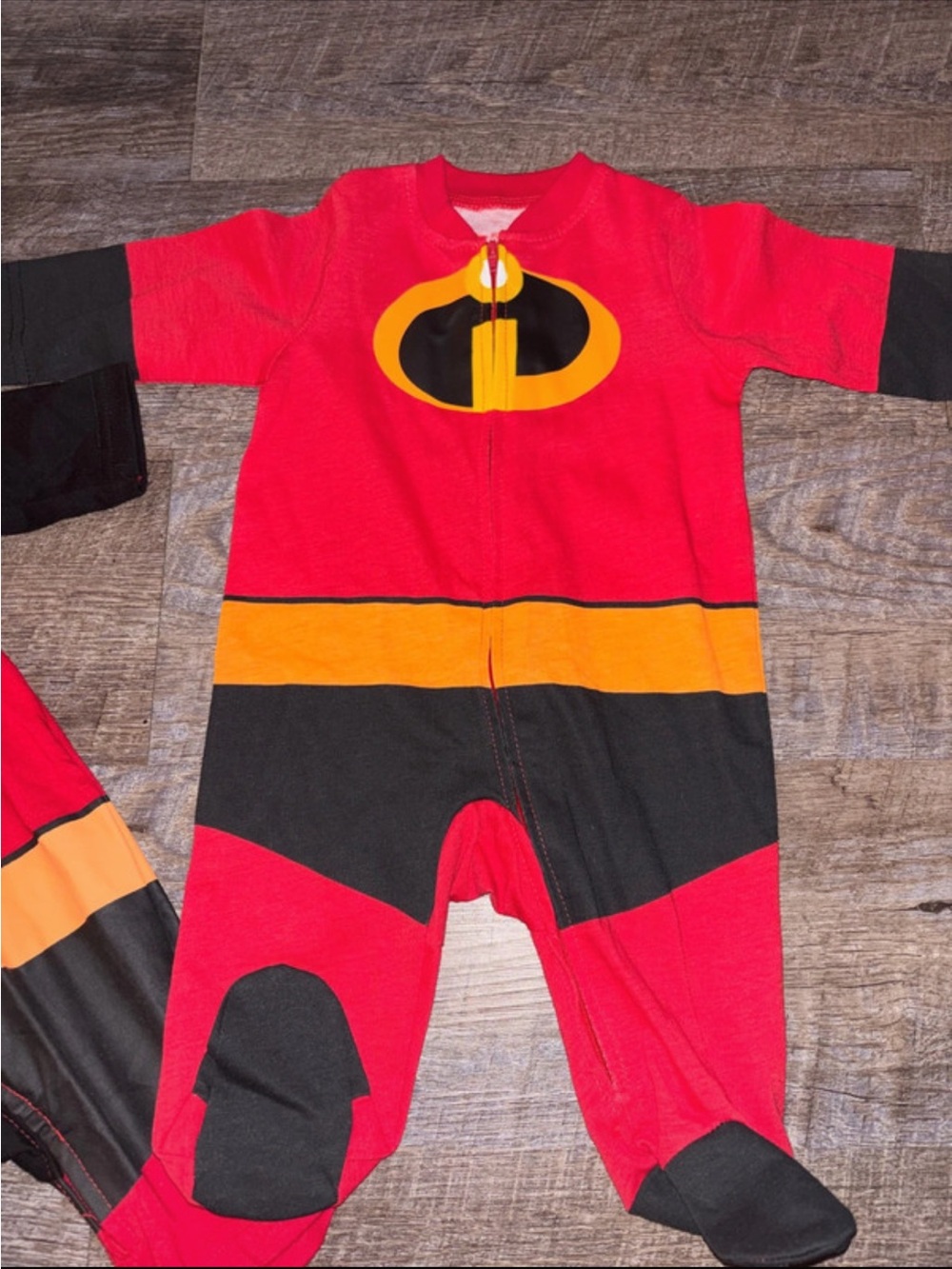Disney Incredibles One-Piece Superhero Pajama (no hood) 0/3 brand new